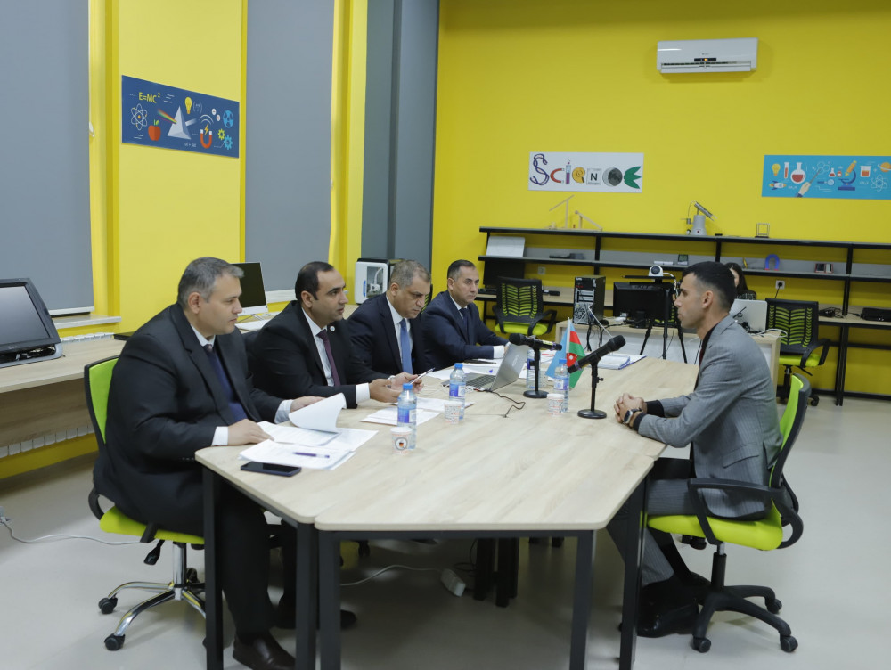 Naxçıvanda şagird sayı 151-500-dək olan ümumtəhsil müəssisələrinə vakant  direktor vəzifəsi üçün müsahibə mərhələsi təşkil olunub<font color=red> - FOTOLAR</font>