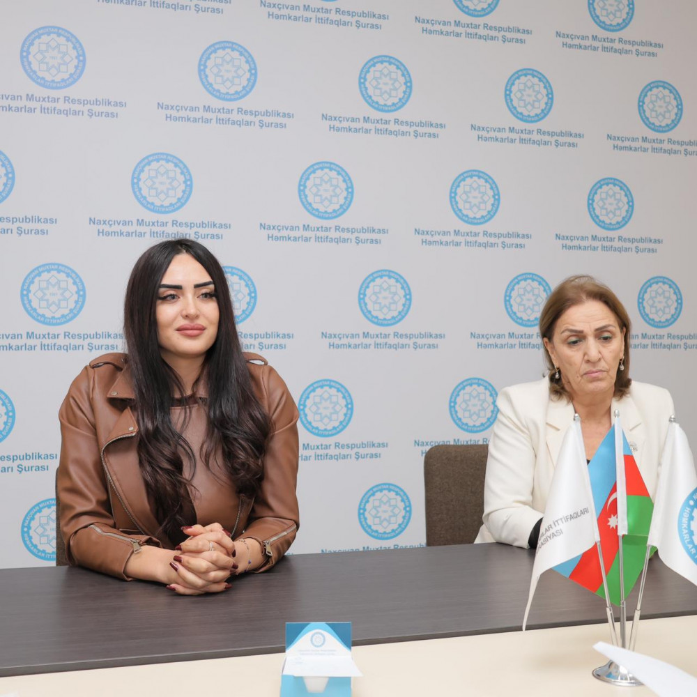 Naxçıvan Muxtar Respublikası Həmkarlar  İttifaqları Şurası daha bir işçinin əmək hüququnu bərpa edib<font color=red> - FOTOLAR</font>