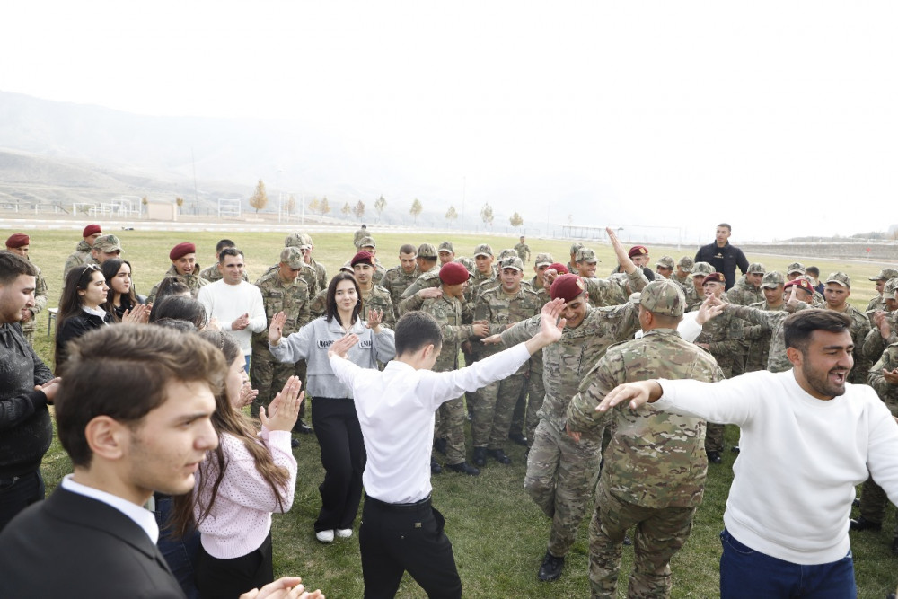 Naxçıvanda gənclərin hərbçilərlə ənənəvi görüşləri davam etdirilir<font color=red> - FOTOLAR</font>