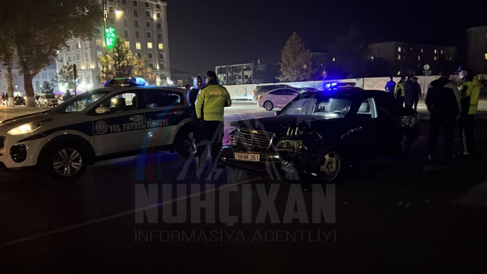 Naxçıvan şəhərində yol-nəqliyyat hadisəsi baş verib, avtomobillərə ciddi ziyan dəyib<font color=red> - FOTOLAR</font>