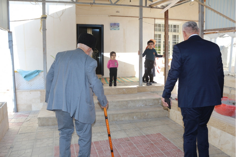 Millət vəkili Vüqar Rəhimzadə Culfanın Xanəgah kəndində şəhid atasını və kəndin ən yaşlı sakinini evlərində ziyarət edib  <font color=red> - FOTOLAR</font>