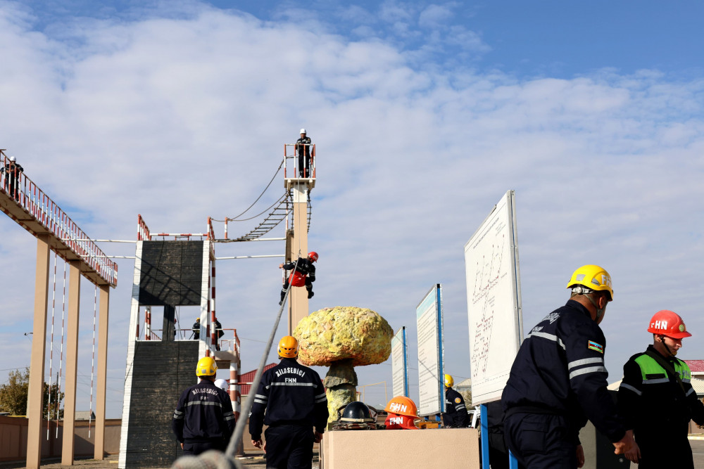 Naxçıvanda fövqəladə hallara dair taktiki-xüsusi təlim keçirilib<font color=red> - FOTOLAR</font>