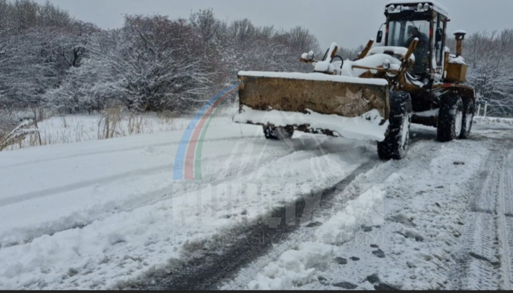 Batabat yaylağında qarın qalınlığı 20 santimetr təşkil edir<font color=red> - FOTOLAR</font>