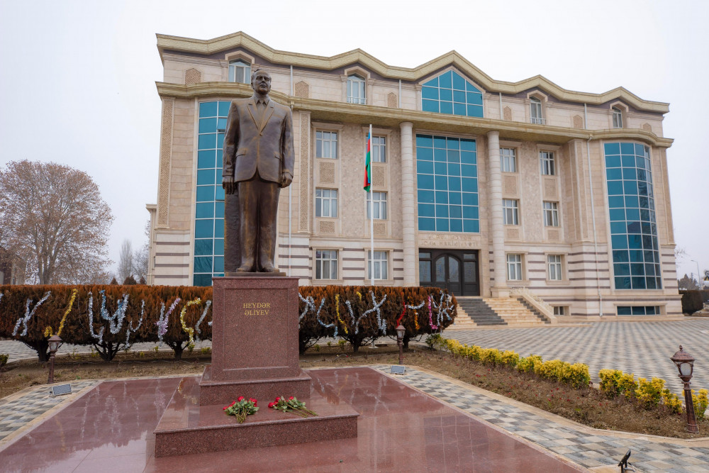 Ali Məclis sədrinin birinci müavini  vətəndaşları qəbul edib  <font color=red> - FOTOLAR</font>