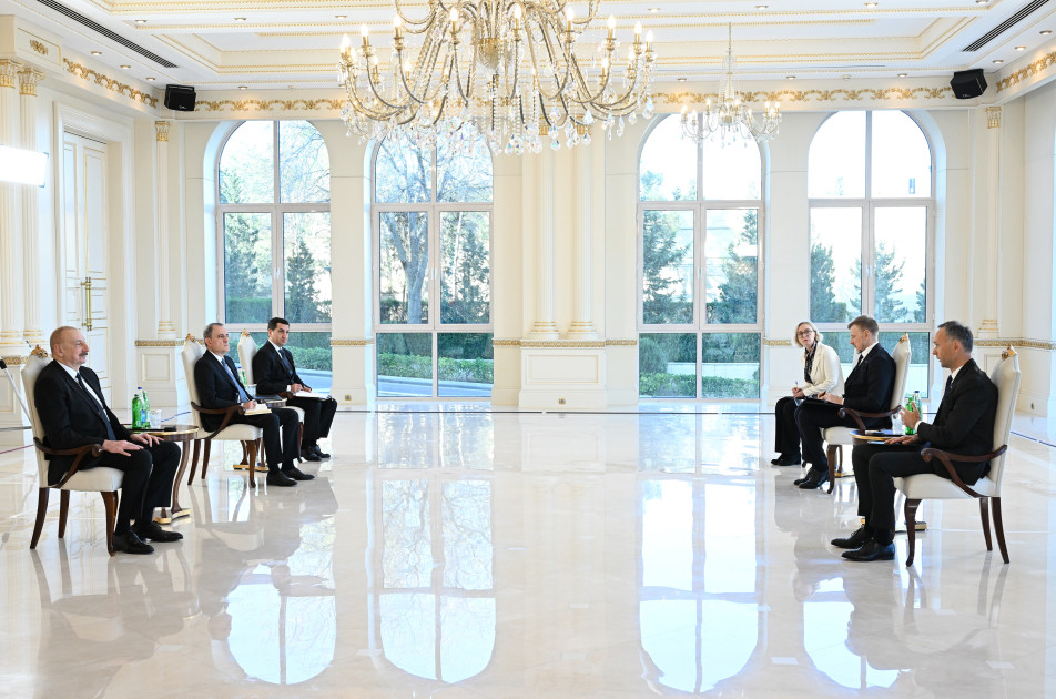 Prezident İlham Əliyev Litvanın Azərbaycanda yeni təyin olunmuş səfirinin etimadnaməsini qəbul edib<font color='red'> - YENİLƏNİB</font><font color=red> - FOTOLAR</font>