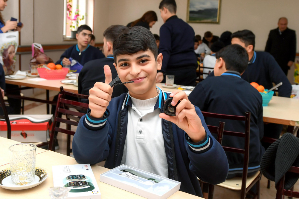 Ordubad internat məktəbi şagirdlərinin diləkləri yerinə yetirilib<font color=red> - FOTOLAR</font>