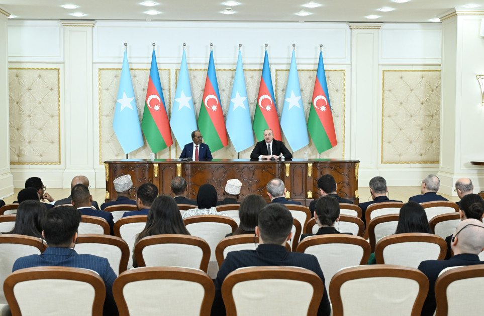 Azərbaycan və Somali prezidentləri mətbuata bəyanatlarla çıxış ediblər<font color='red'> - YENİLƏNİB</font><font color=red> - FOTOLAR</font>