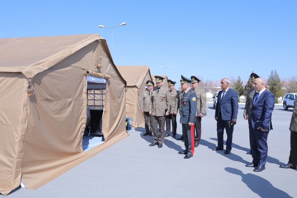 Fövqəladə Hallar Nazirliyinə yeni avtomobil və avadanlıqlar alınıb<font color=red> - FOTOLAR</font>