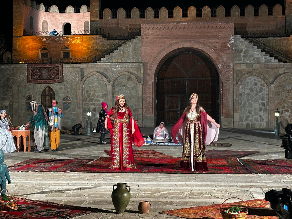 Naxçıvan televiziyasının Novruz çəkilişi: Sənərtkarların və gənc istedadların Naxçıvan təəssüratları<font color=red> - FOTOLAR</font>
