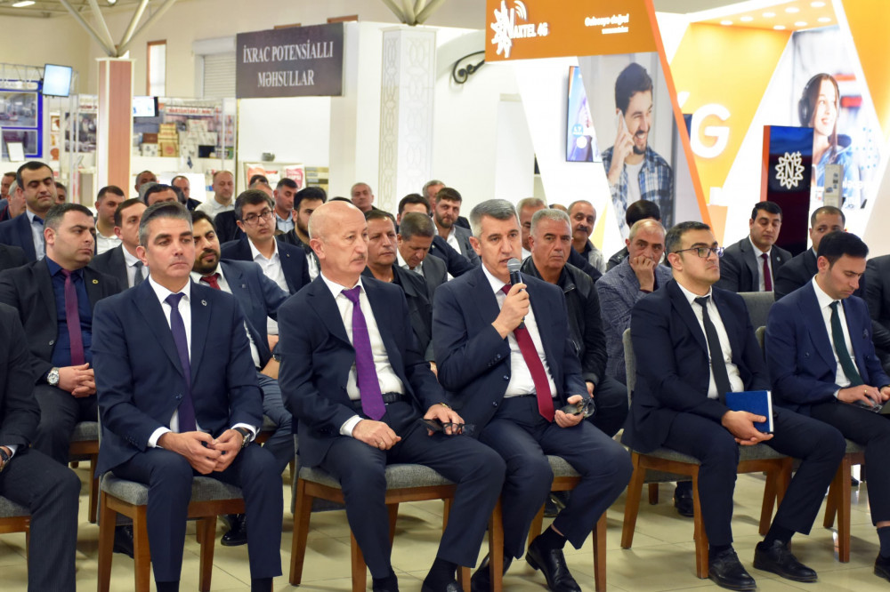 Naxçıvan və Ordubad şəhərlərində vergi ödəyiciləri ilə görüşlər keçirilib<font color=red> - FOTOLAR</font>