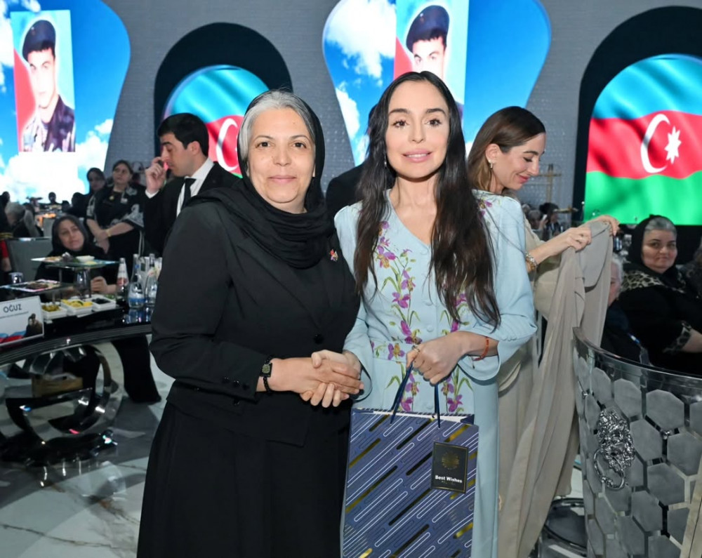 Leyla Əliyeva və Arzu Əliyeva şəhid anaları ilə iftar məclisində iştirak ediblər<font color=red> - FOTOLAR</font>