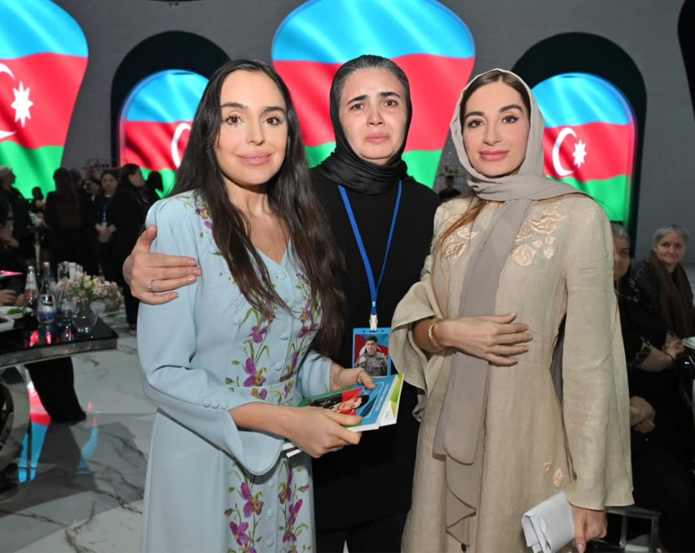 Leyla Əliyeva və Arzu Əliyeva şəhid anaları ilə iftar məclisində iştirak ediblər<font color=red> - FOTOLAR</font>