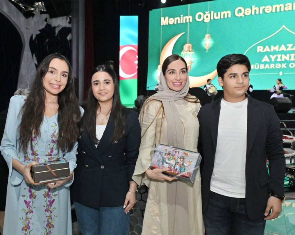 Leyla Əliyeva və Arzu Əliyeva şəhid anaları ilə iftar məclisində iştirak ediblər<font color=red> - FOTOLAR</font>