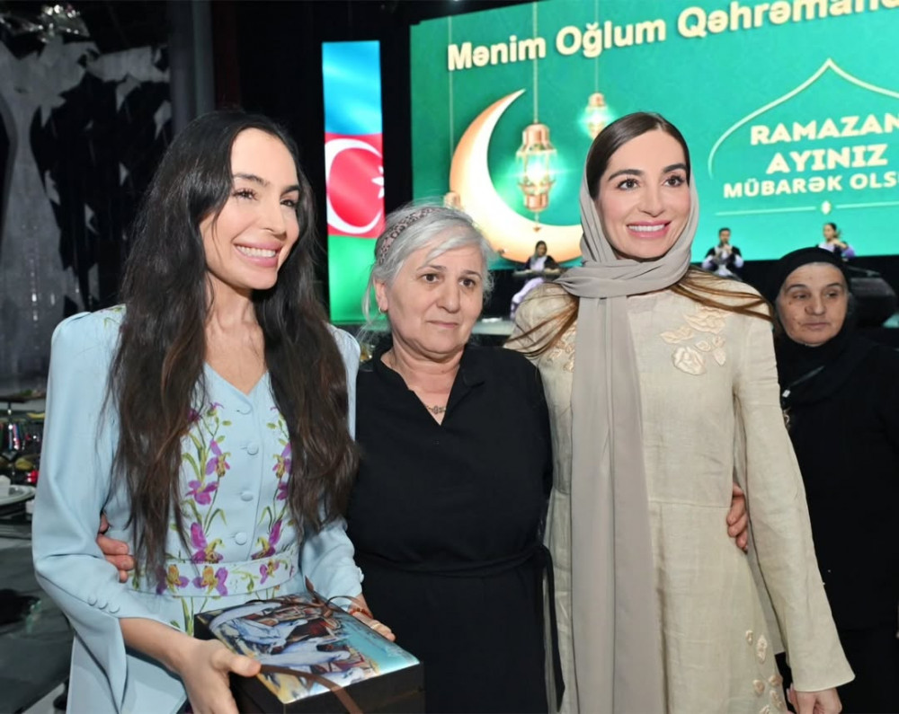 Leyla Əliyeva və Arzu Əliyeva şəhid anaları ilə iftar məclisində iştirak ediblər<font color=red> - FOTOLAR</font>