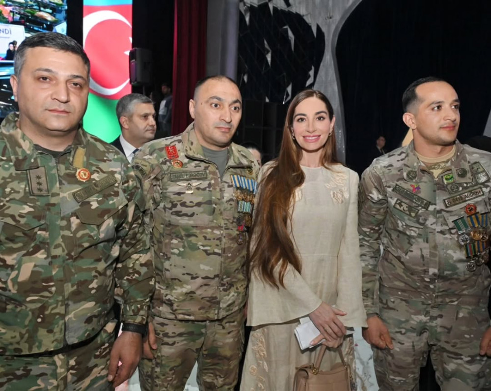 Leyla Əliyeva və Arzu Əliyeva şəhid anaları ilə iftar məclisində iştirak ediblər<font color=red> - FOTOLAR</font>