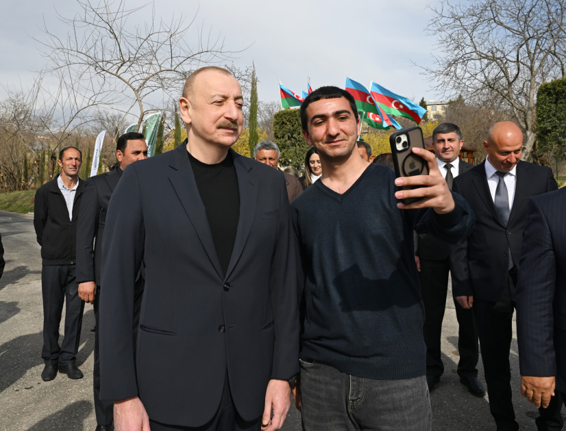 Prezident İlham Əliyev və birinci xanım Mehriban Əliyeva Ağdərənin Həsənriz kəndində sakinlərlə birlikdə Novruz tonqalını alovlandırıblar<font color='red'> - YENİLƏNİB</font><font color=red> - FOTOLAR</font>
