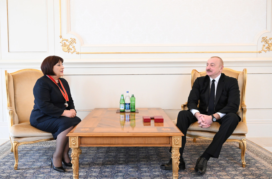 Prezident İlham Əliyev Sahibə Qafarovaya “Şərəf” ordenini təqdim edib<font color='red'> - YENİLƏNƏCƏK</font><font color=red> - FOTOLAR</font>