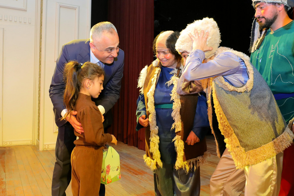 Naxçıvanda şəhid və qazi övladlarına, sosial qayğıya  ehtiyacı olan uşaqlara bayram hədiyyələri təqdim edilib<font color=red> - FOTOLAR</font>