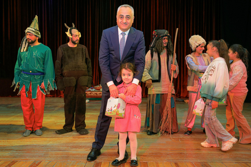 Naxçıvanda şəhid və qazi övladlarına, sosial qayğıya  ehtiyacı olan uşaqlara bayram hədiyyələri təqdim edilib<font color=red> - FOTOLAR</font>