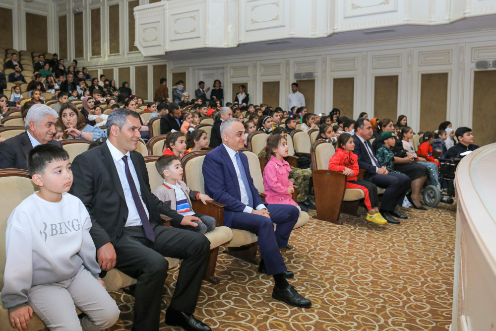 Naxçıvanda şəhid və qazi övladlarına, sosial qayğıya  ehtiyacı olan uşaqlara bayram hədiyyələri təqdim edilib<font color=red> - FOTOLAR</font>