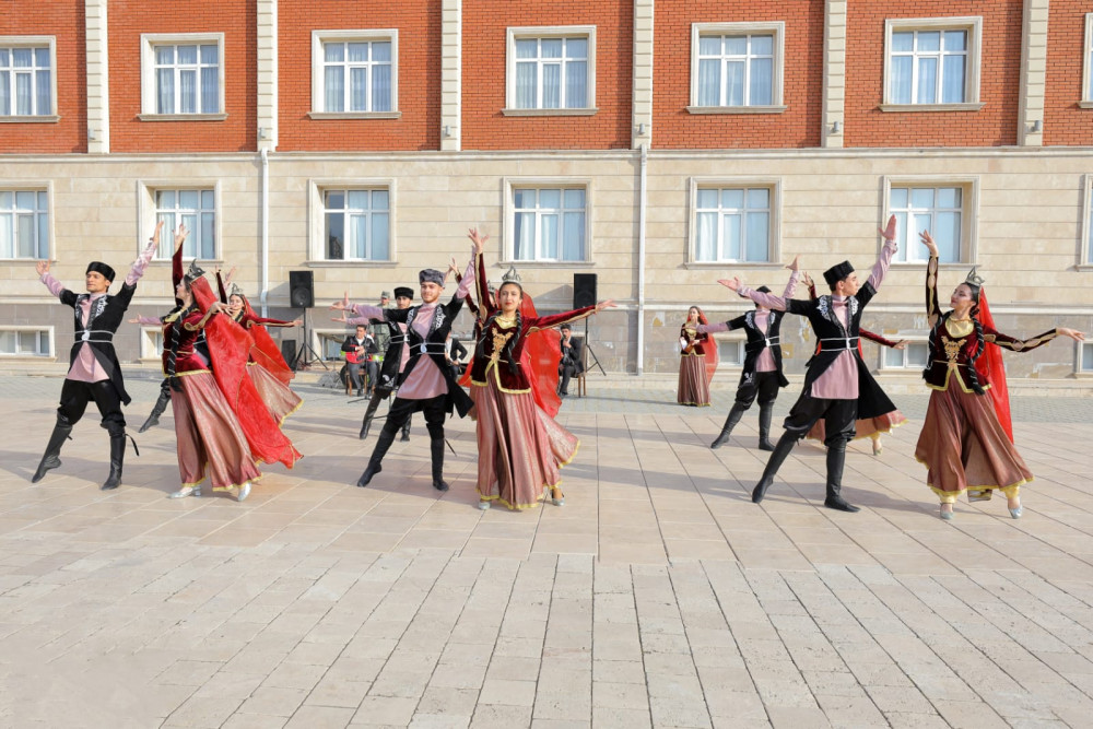 Naxçıvan Hərbi Kollecində Novruz bayramı qeyd olunub<font color=red> - FOTOLAR</font>