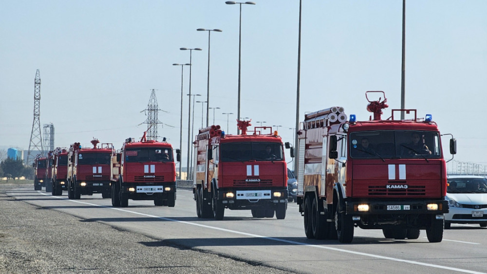 Azərbaycan Prezidentinin tapşırığına əsasən FHN Qırğızıstana maddi-texniki yardım göndərib<font color=red> - FOTOLAR</font>