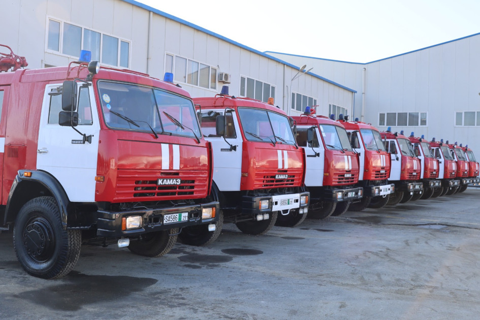 Azərbaycan Prezidentinin tapşırığına əsasən FHN Qırğızıstana maddi-texniki yardım göndərib<font color=red> - FOTOLAR</font>
