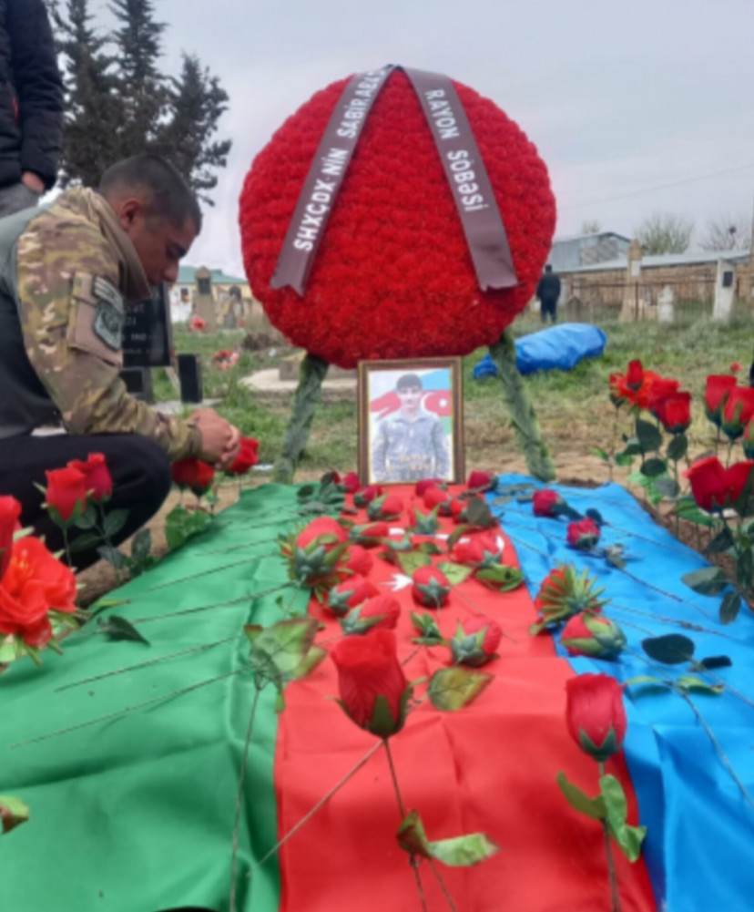 Gədəbəydə qar uçqununda həlak olan əsgər Əli İmanov Sabirabadda dəfn edilib<font color=red> - FOTOLAR</font>