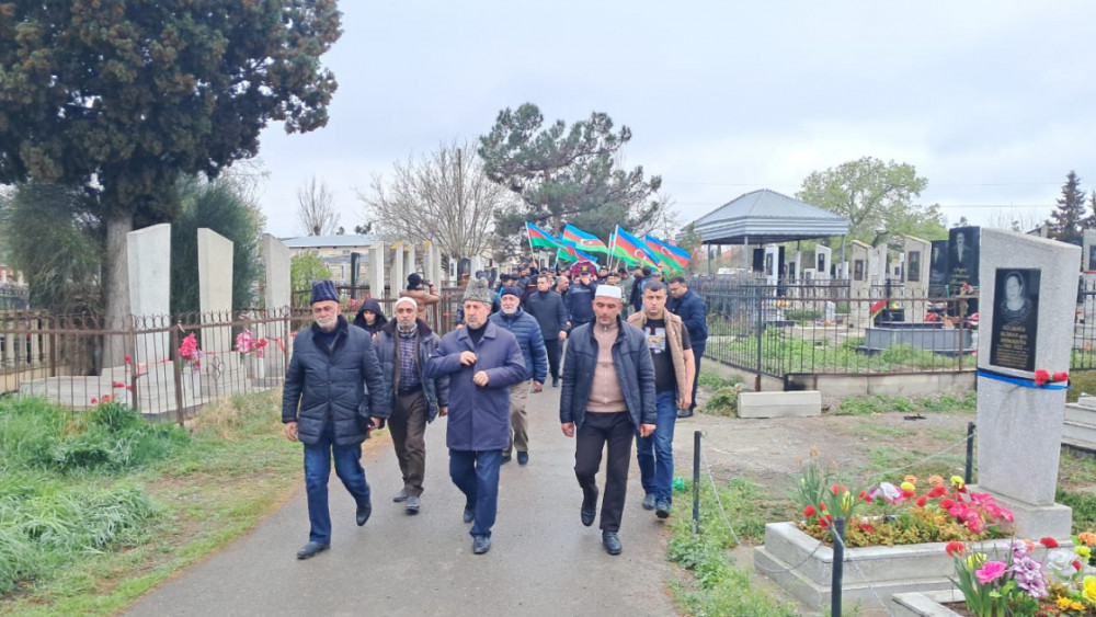 Qar uçqununda həlak olan hərbi qulluqçu Rüstəm Həmidov Bərdədə torpağa tapşırılıb<font color=red> - FOTOLAR</font>