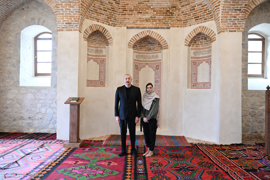 Prezident və birinci xanım Mehriban Əliyeva Şuşada bir sıra açılışlarda iştirak edib<font color='red'> - YENİLƏNİB</font><font color=red> - FOTOLAR</font>