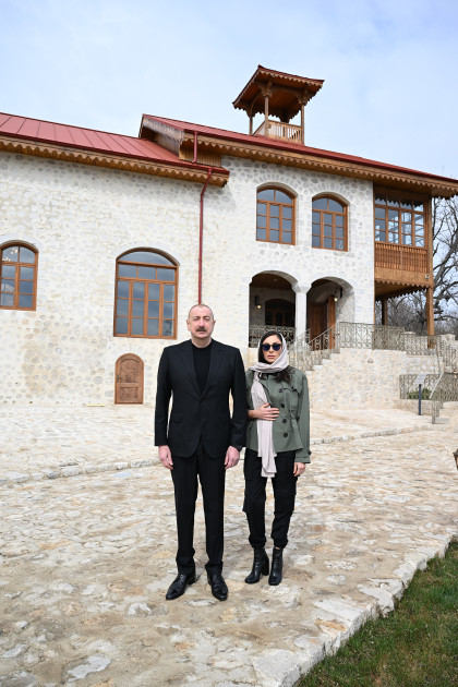 Prezident və birinci xanım Mehriban Əliyeva Şuşada bir sıra açılışlarda iştirak edib<font color='red'> - YENİLƏNİB</font><font color=red> - FOTOLAR</font>