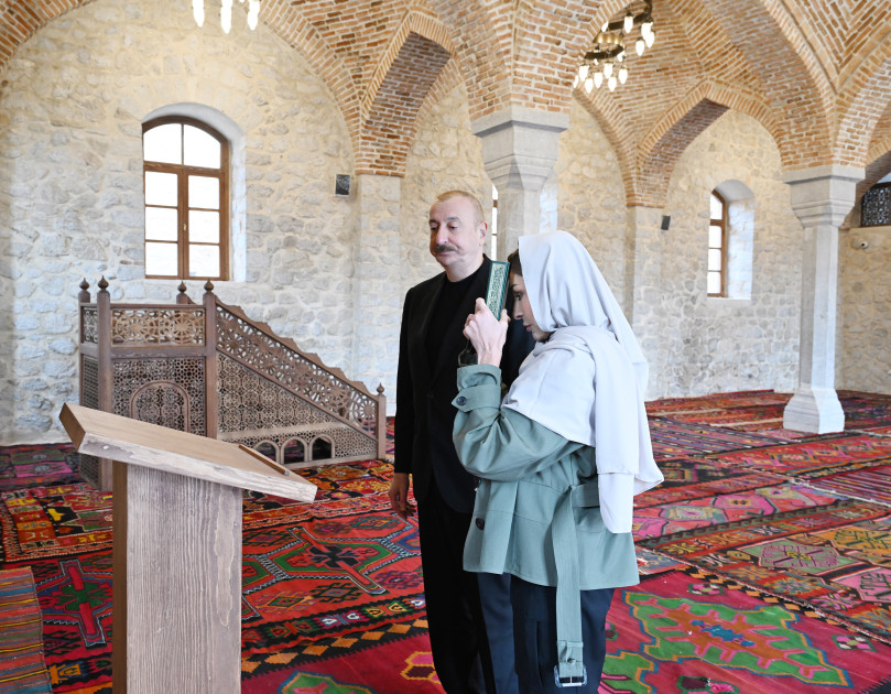 Prezident və birinci xanım Mehriban Əliyeva Şuşada bir sıra açılışlarda iştirak edib<font color='red'> - YENİLƏNİB</font><font color=red> - FOTOLAR</font>