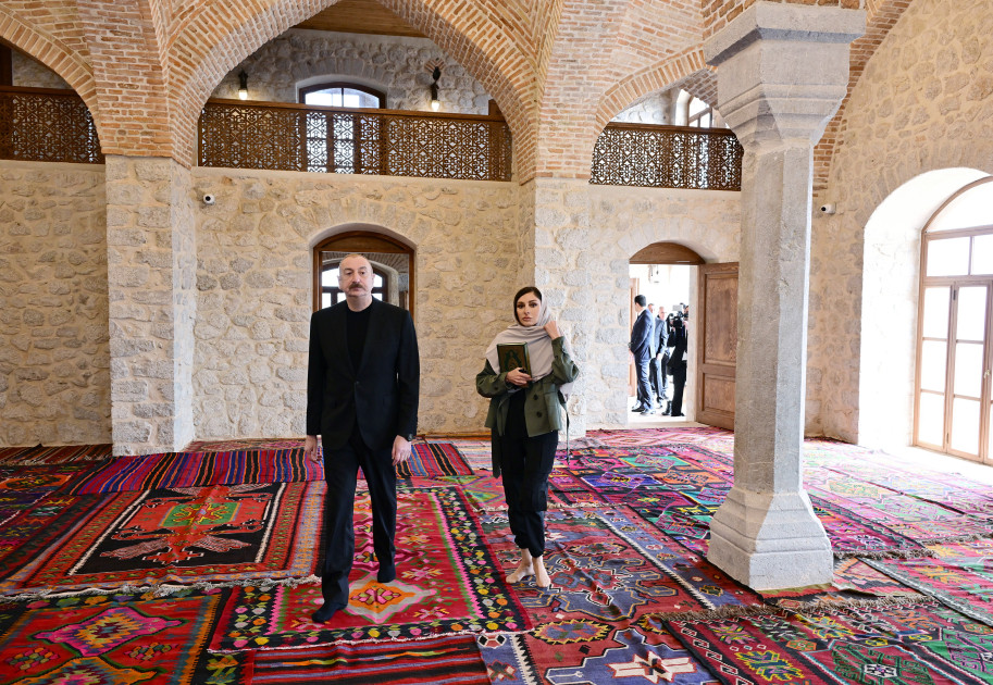 Prezident və birinci xanım Mehriban Əliyeva Şuşada bir sıra açılışlarda iştirak edib<font color='red'> - YENİLƏNİB</font><font color=red> - FOTOLAR</font>