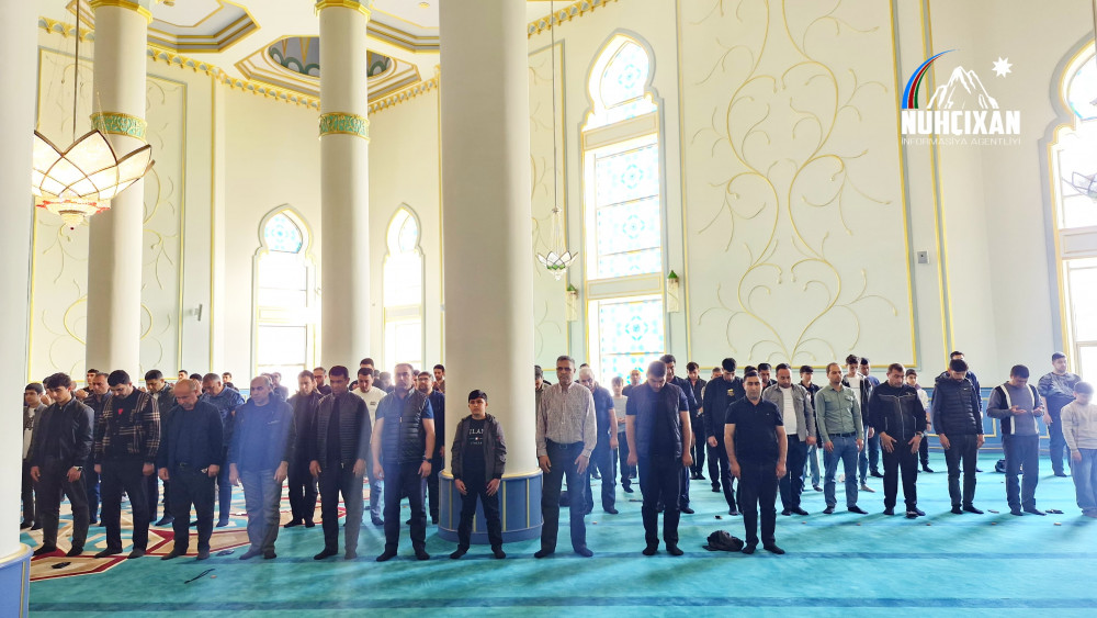 Naxçıvanda bayram namazı qılınıb<font color=red> - FOTOLAR</font>