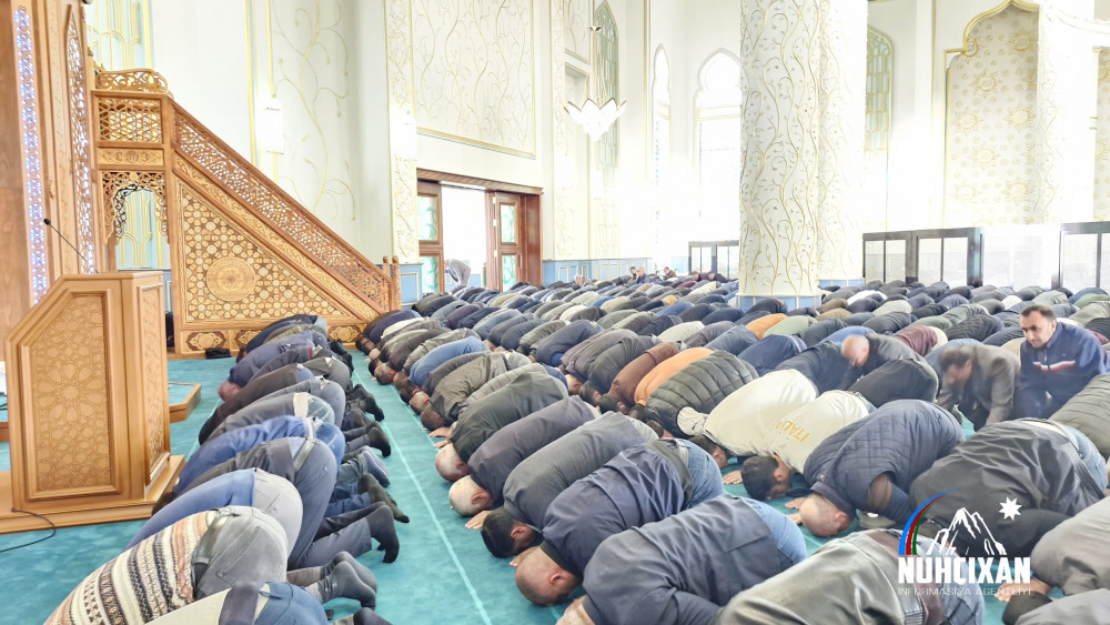 Naxçıvanda bayram namazı qılınıb<font color=red> - FOTOLAR</font>
