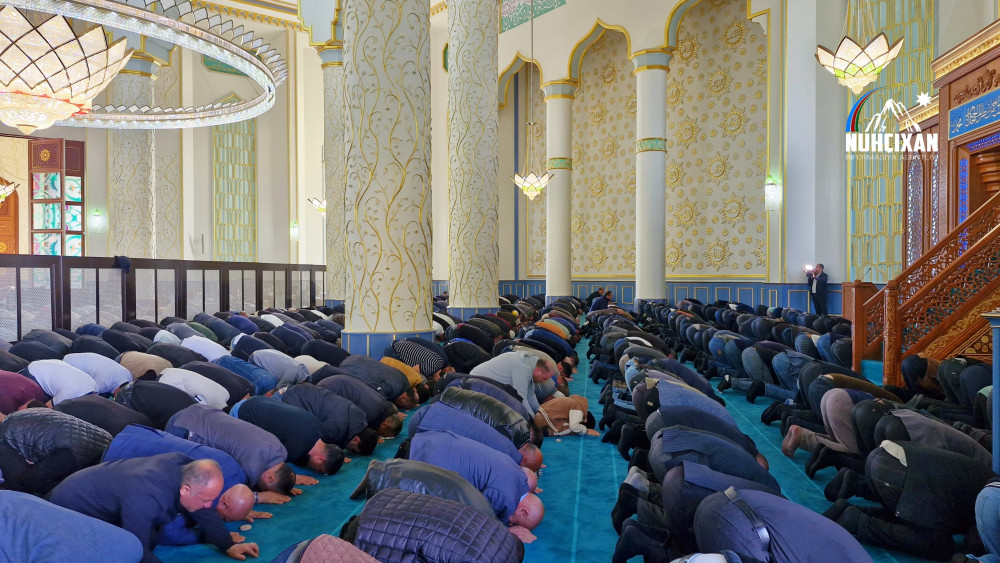 Naxçıvanda bayram namazı qılınıb<font color=red> - FOTOLAR</font>