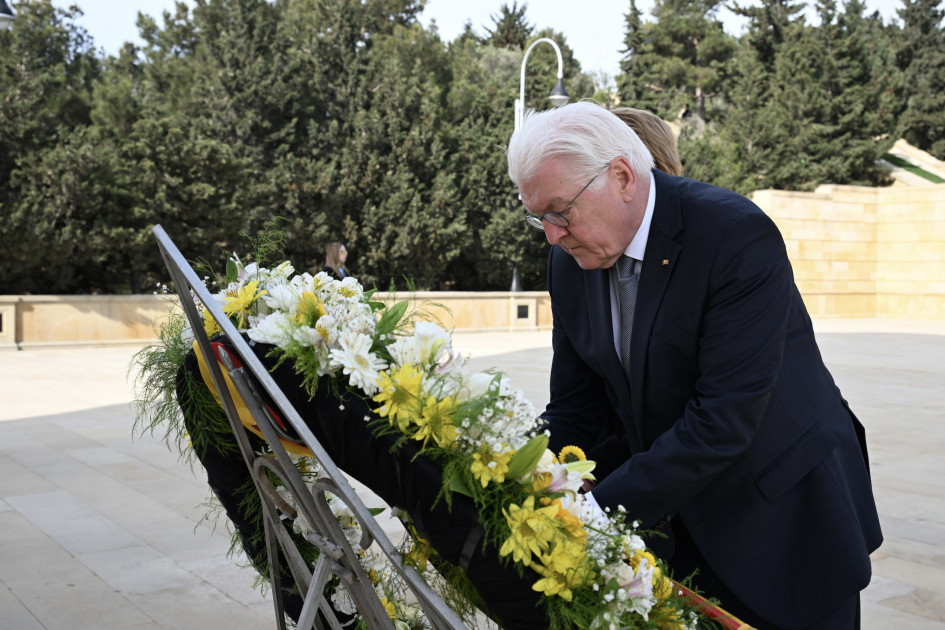 Almaniya Prezidenti Frank-Valter Ştaynmayer Şəhidlər xiyabanını ziyarət edib<font color=red> - FOTOLAR</font>