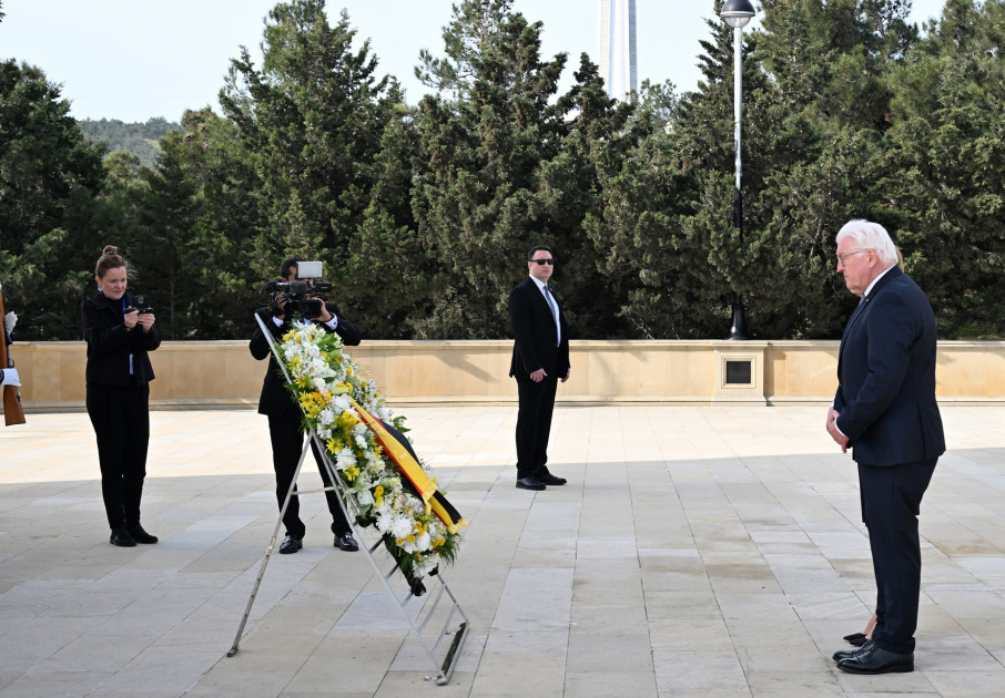 Almaniya Prezidenti Frank-Valter Ştaynmayer Şəhidlər xiyabanını ziyarət edib<font color=red> - FOTOLAR</font>
