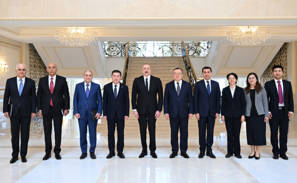 Prezident İlham Əliyev Çin Kommunist Partiyası Mərkəzi Komitəsinin beynəlxalq əlaqələr şöbəsinin müdirini qəbul edib<font color='red'> - YENİLƏNƏCƏK</font><font color=red> - FOTOLAR</font>