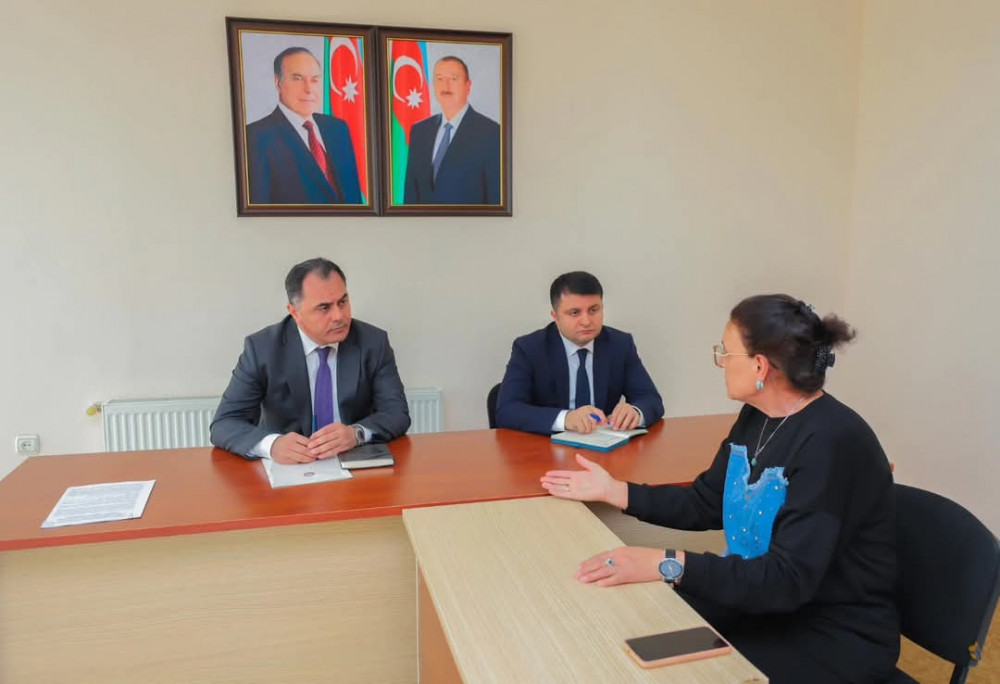 Naxçıvan Şəhər İcra Hakimiyyətinin başçısı vətəndaşları qəbul edib<font color=red> - FOTOLAR</font>