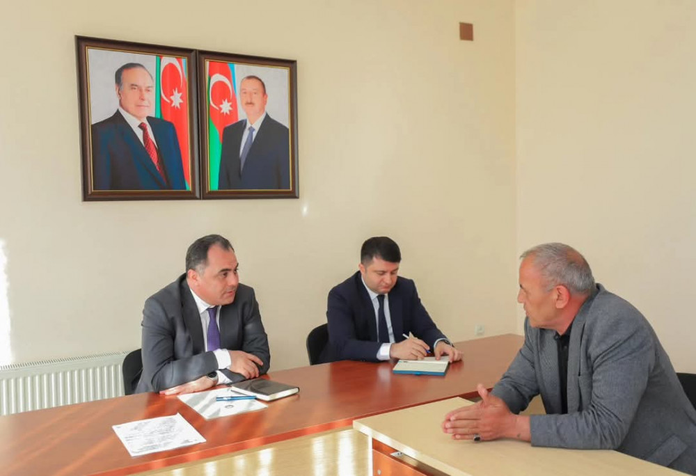 Naxçıvan Şəhər İcra Hakimiyyətinin başçısı vətəndaşları qəbul edib<font color=red> - FOTOLAR</font>