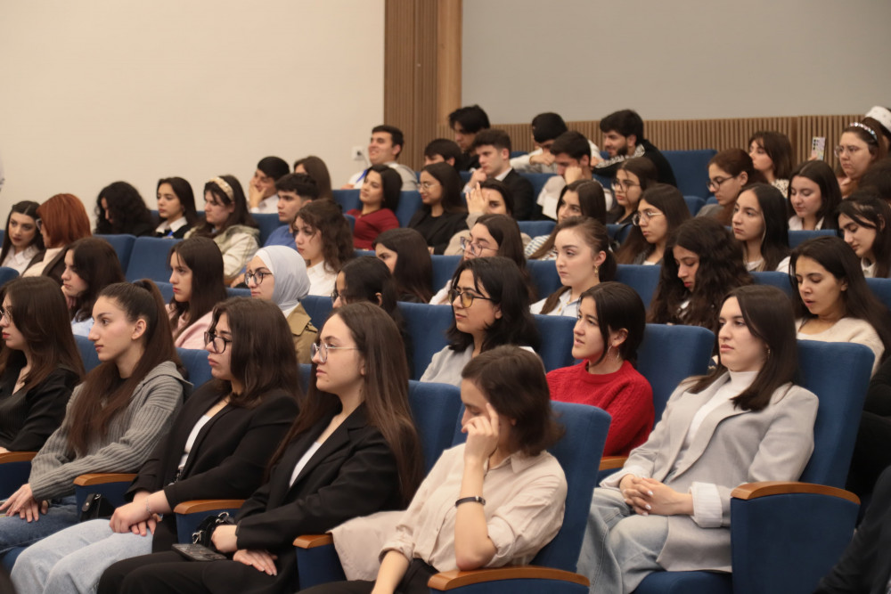 Xankəndidə “Heydər Əliyev və Suveren Azərbaycan” mövzusunda konfrans keçirilir<font color='red'> - YENİLƏNƏCƏK</font><font color=red> - FOTOLAR</font>