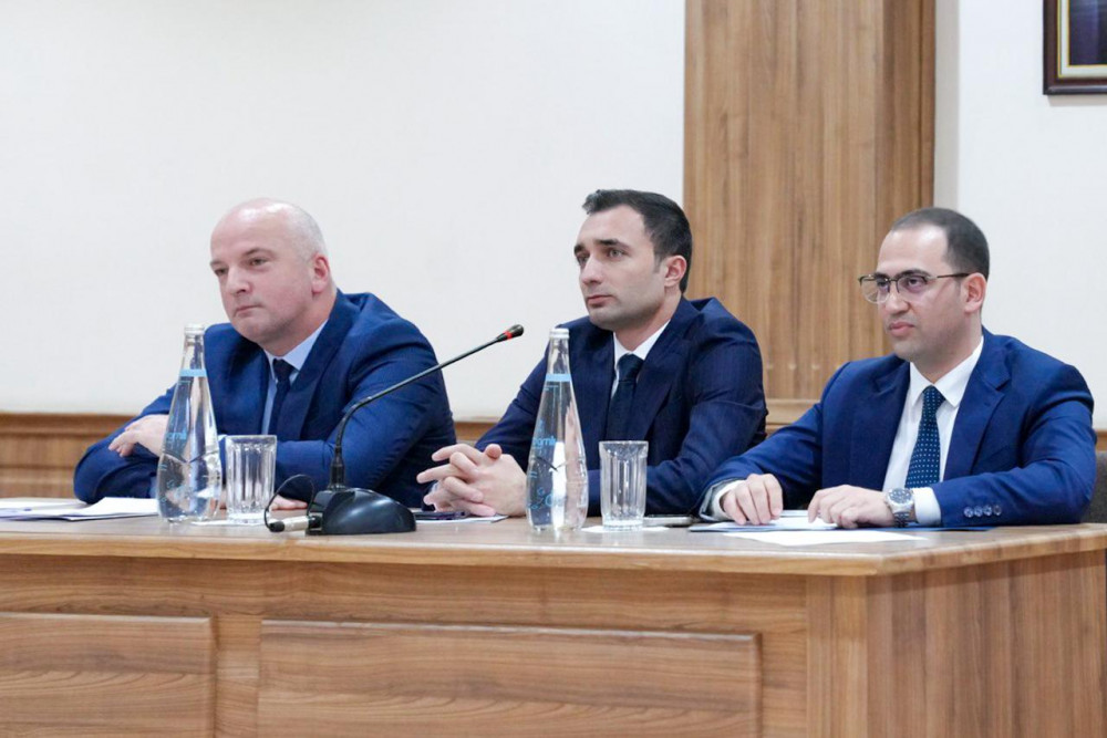Naxçıvanda əmək bazarının inkişafı məsələlərinə  dair görüş keçirilib<font color=red> - FOTOLAR</font>