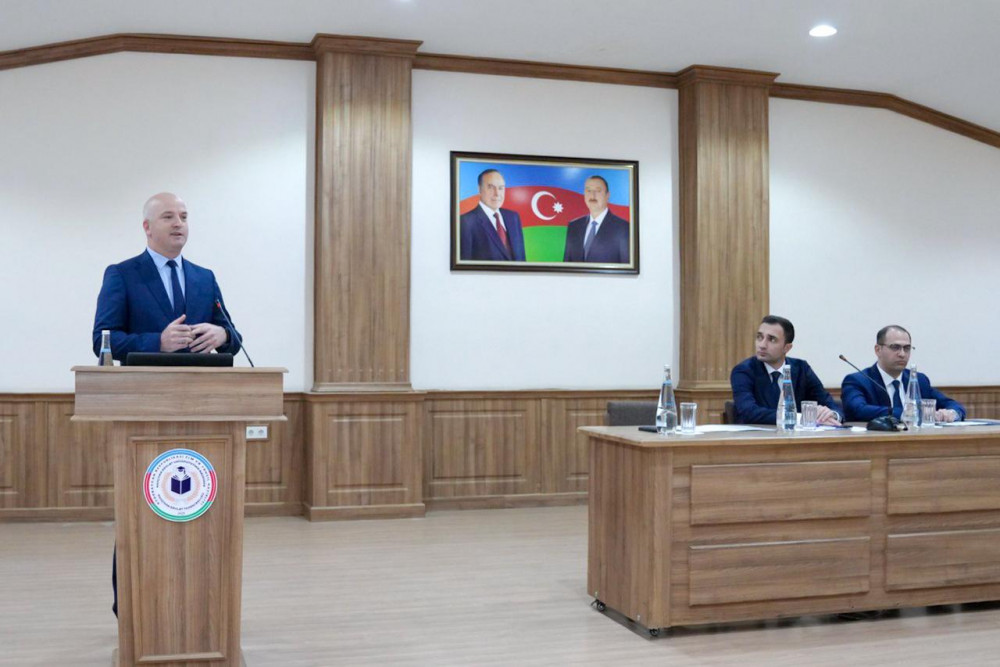 Naxçıvanda əmək bazarının inkişafı məsələlərinə  dair görüş keçirilib<font color=red> - FOTOLAR</font>