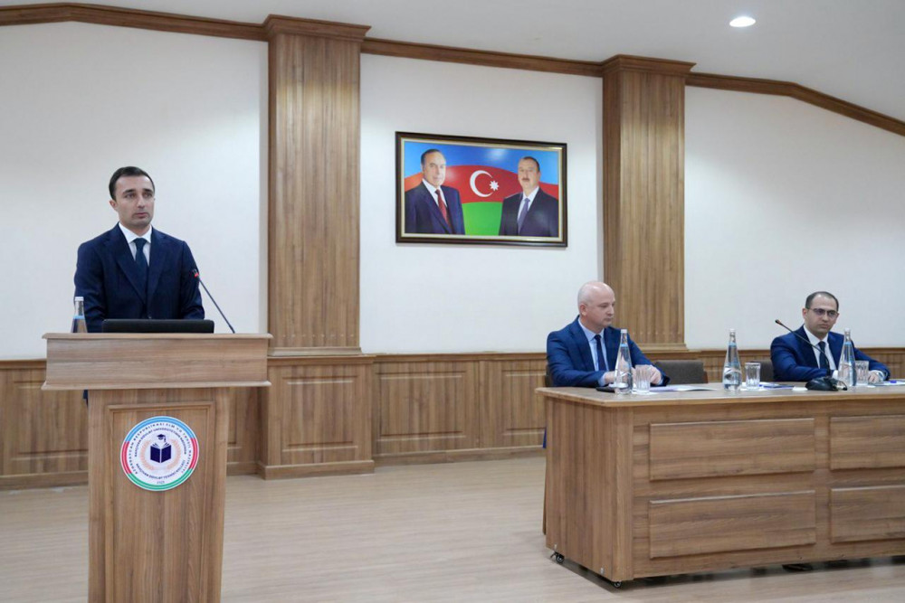 Naxçıvanda əmək bazarının inkişafı məsələlərinə  dair görüş keçirilib<font color=red> - FOTOLAR</font>