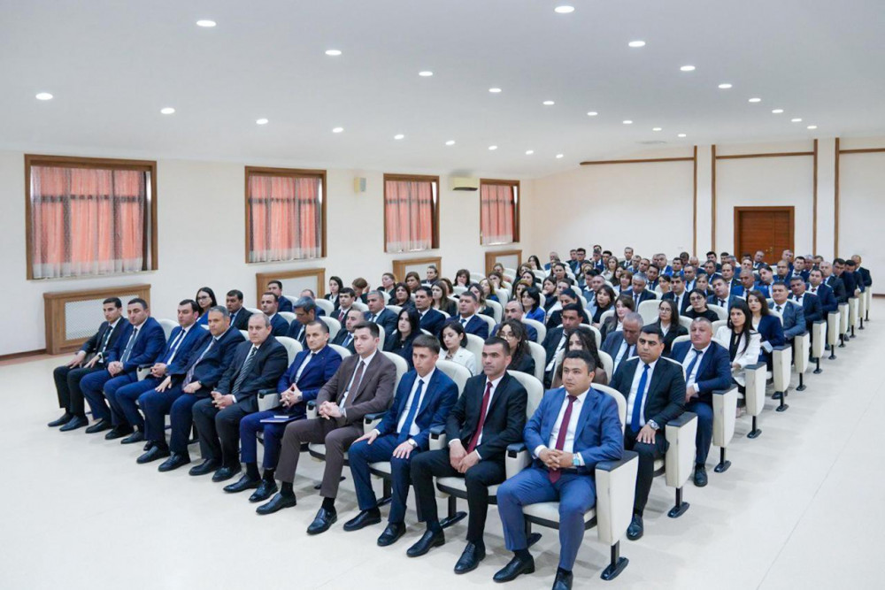 Naxçıvanda əmək bazarının inkişafı məsələlərinə  dair görüş keçirilib<font color=red> - FOTOLAR</font>