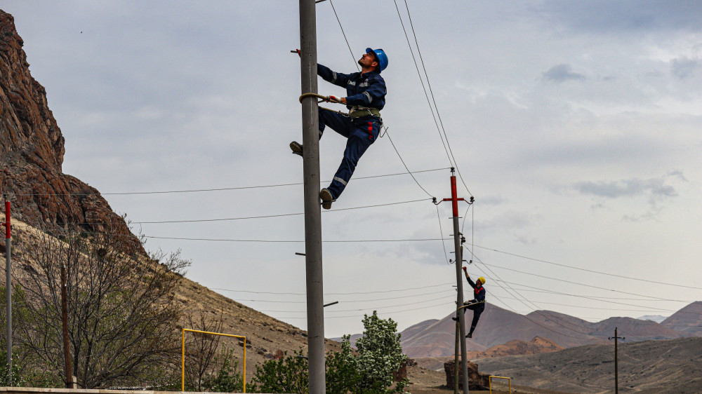 Babək rayonunun Nəhəcir kəndində elektrik təsərrüfatı yenidən qurulur<font color=red> - FOTOLAR</font>