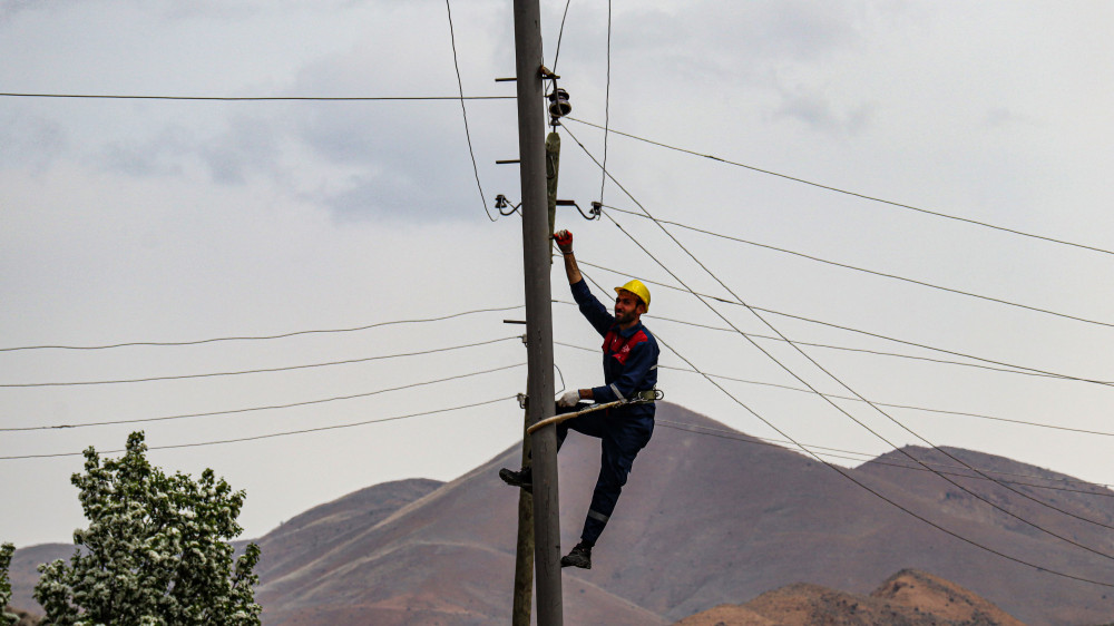 Babək rayonunun Nəhəcir kəndində elektrik təsərrüfatı yenidən qurulur<font color=red> - FOTOLAR</font>