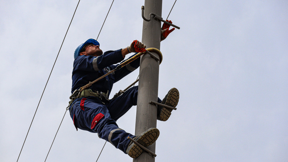Babək rayonunun Nəhəcir kəndində elektrik təsərrüfatı yenidən qurulur<font color=red> - FOTOLAR</font>