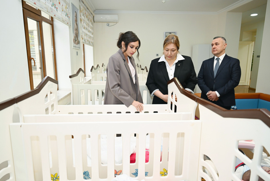 Birinci vitse-prezident Mehriban Əliyeva və Heydər Əliyev Fondunun vitse-prezidenti Leyla Əliyeva Bakıdakı 1 saylı körpələr evində və 1 saylı uşaq evi sosial xidmət müəssisəsində olublar<font color=red> - FOTOLAR</font>